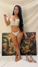 HERMOSA LATINA COLOR CANELA, SEXI Y APASIONADA