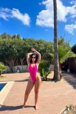 VIOLETA HERMOSA LATINA, TRIGUEÑA DIVERTIDA Y APASIONADA